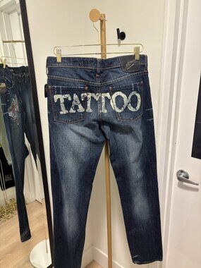 Ed Hardy Jeans medium-dark wash size 31. EUC Vintage with Embroidery